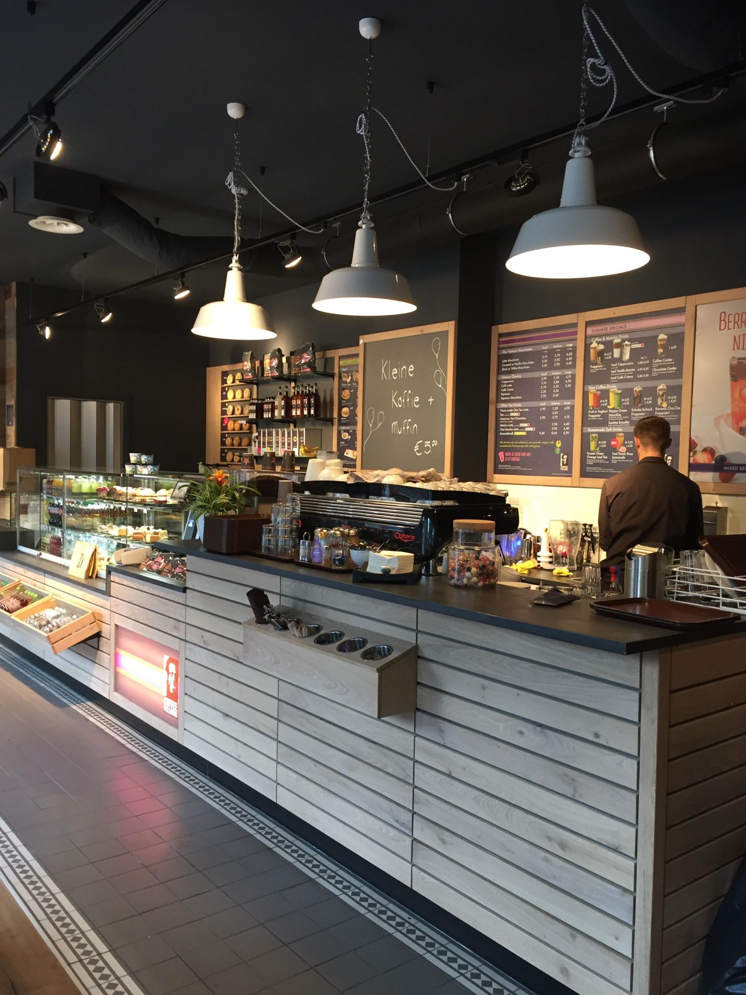 Welk type meubilair moet je kiezen voor een koffiehuis?